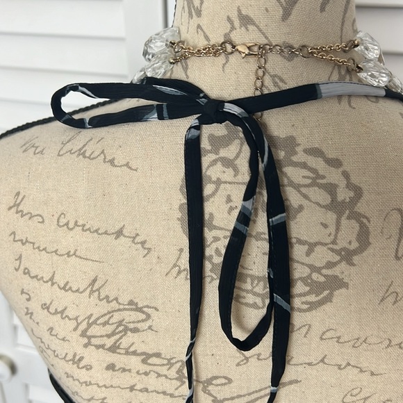 The Limited Maxi Dress floral pattern - Picture 4 of 10